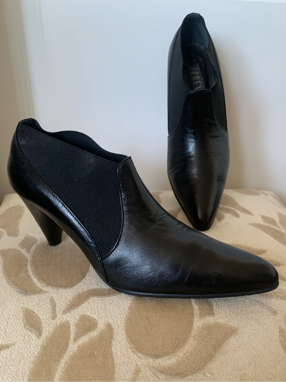 Prevata Black Pointed-Toe Leather Ankle Shoes Booties Size Italy 37 USA 6.5